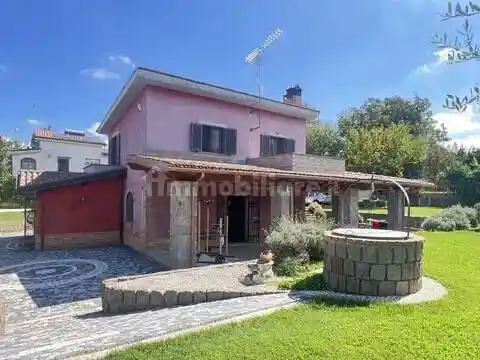 Villa in vendita a Zagarolo