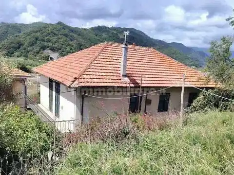Villa in vendita a Albisola Superiore