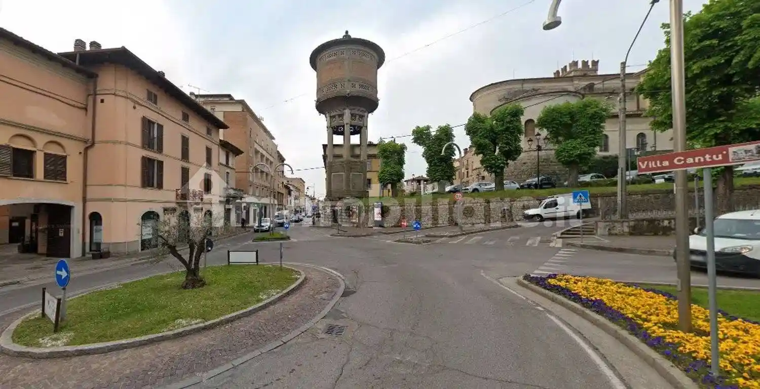 Palazzo - Edificio in vendita a Rovato