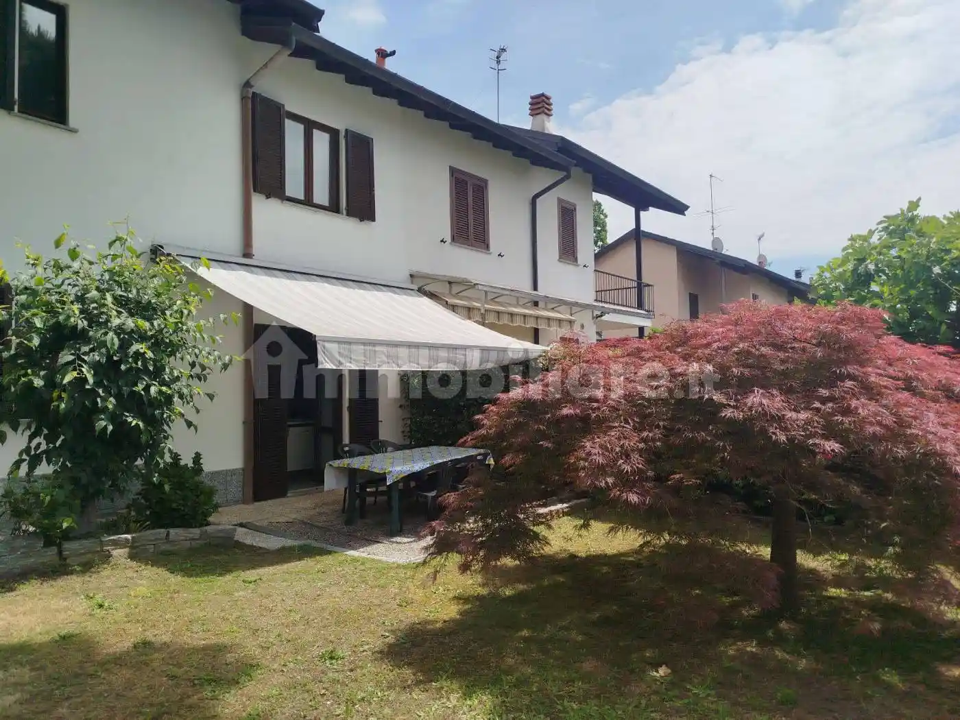 Villetta a schiera in vendita a Cocquio-Trevisago