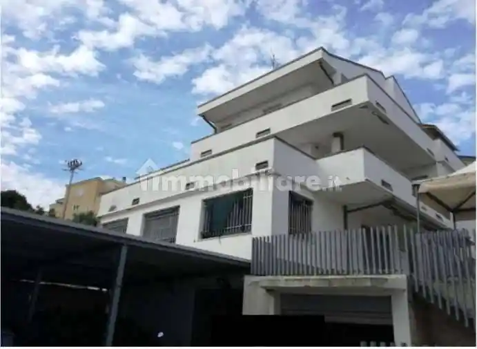 Palazzo - Stabile in vendita a Sant'Elpidio a Mare