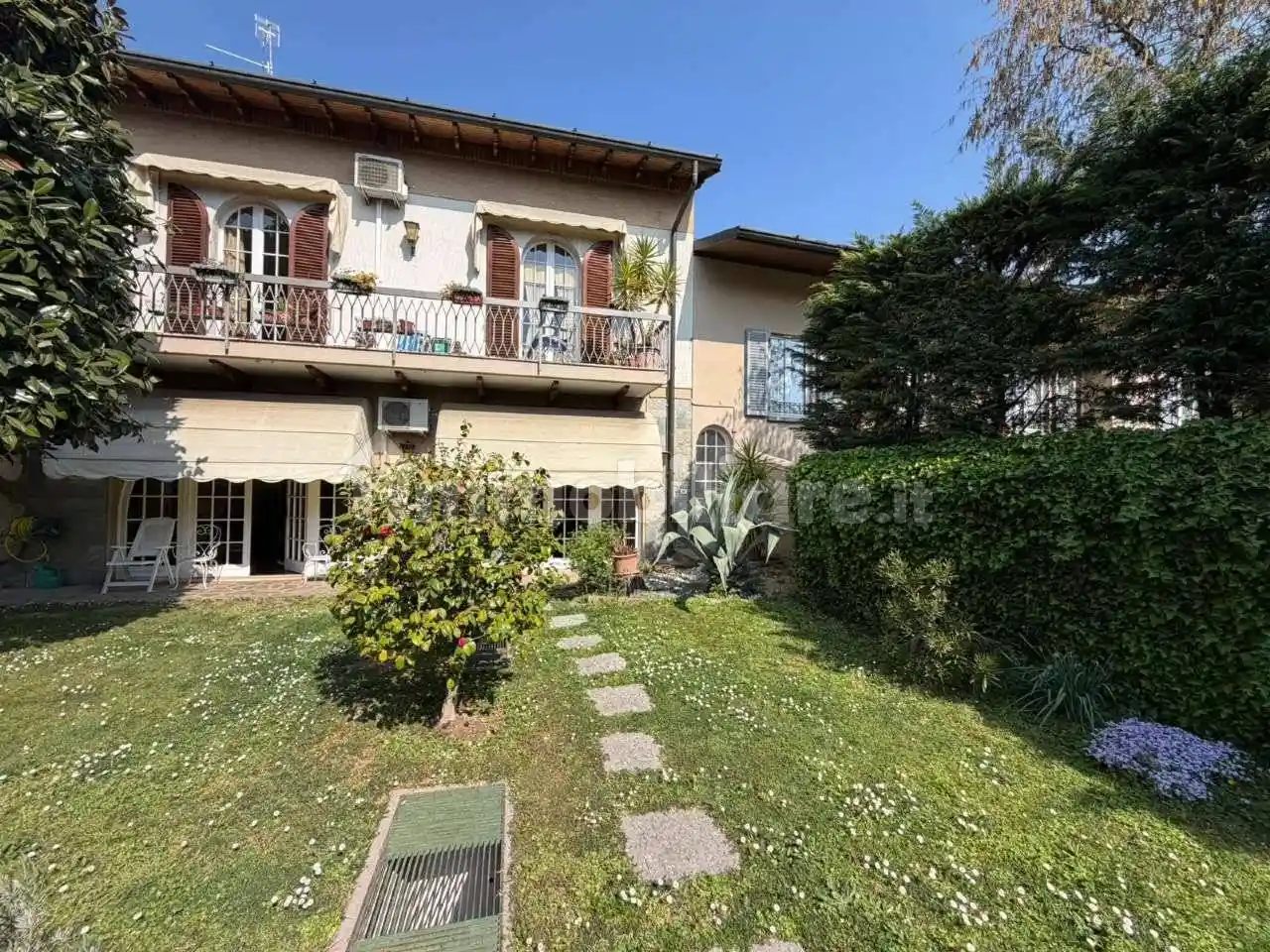 Palazzo - Edificio in vendita a Rovato