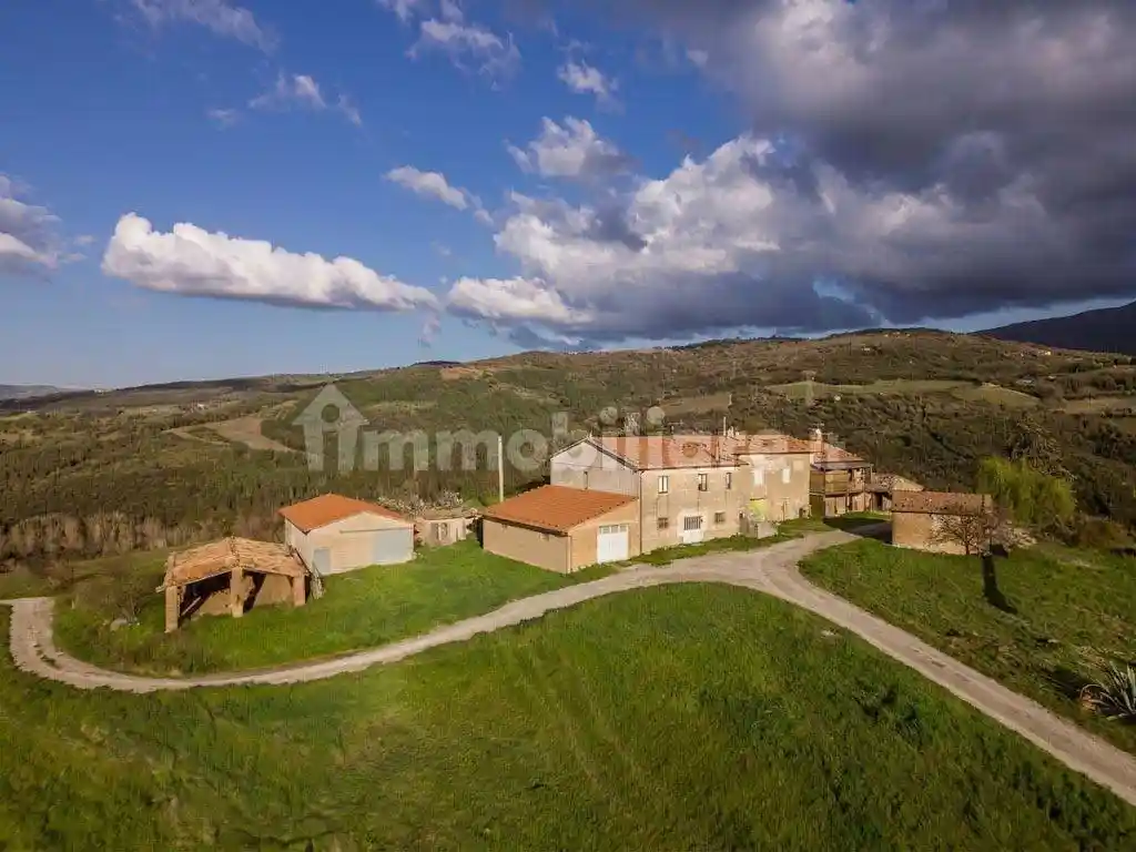 Rustico - Casale in vendita a Castel del Piano