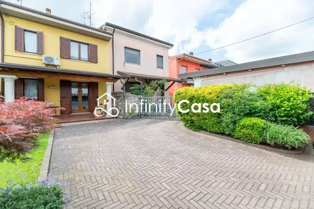 Villa in vendita a Sommacampagna
