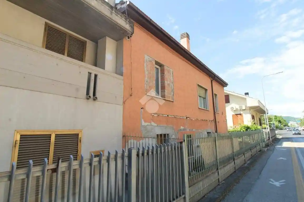 Casa indipendente in vendita a Teramo
