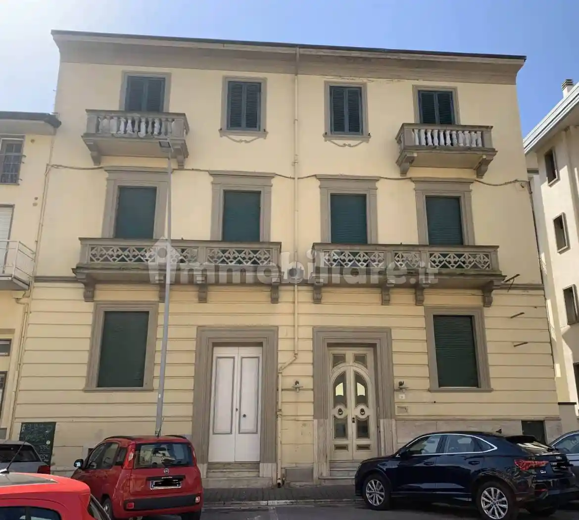Villa in vendita a Viareggio