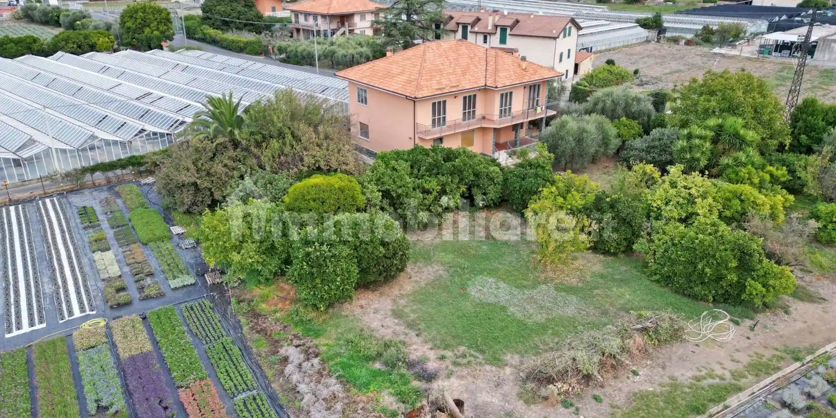Villa in vendita a Albenga