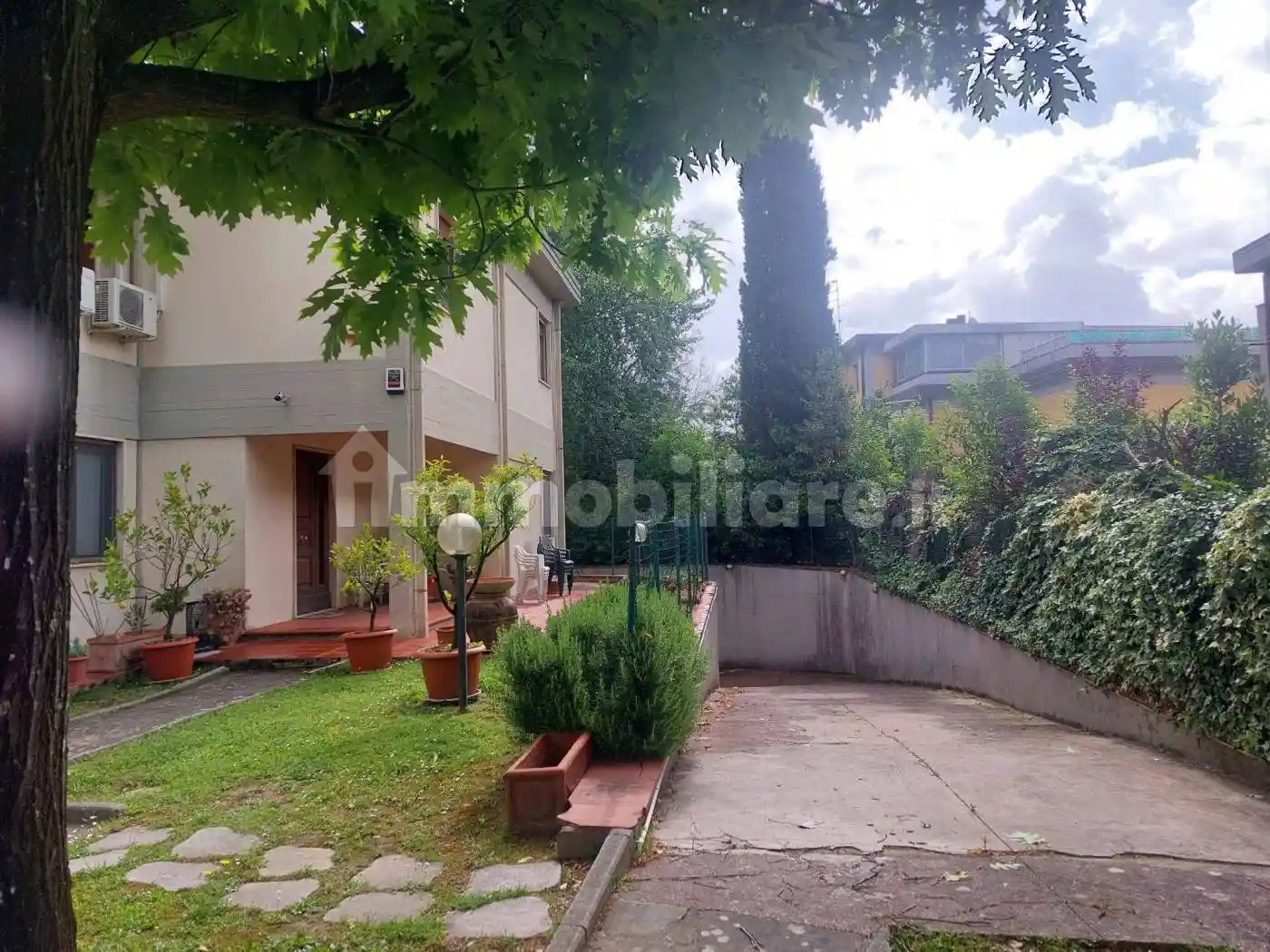 Villa in vendita a Campi Bisenzio