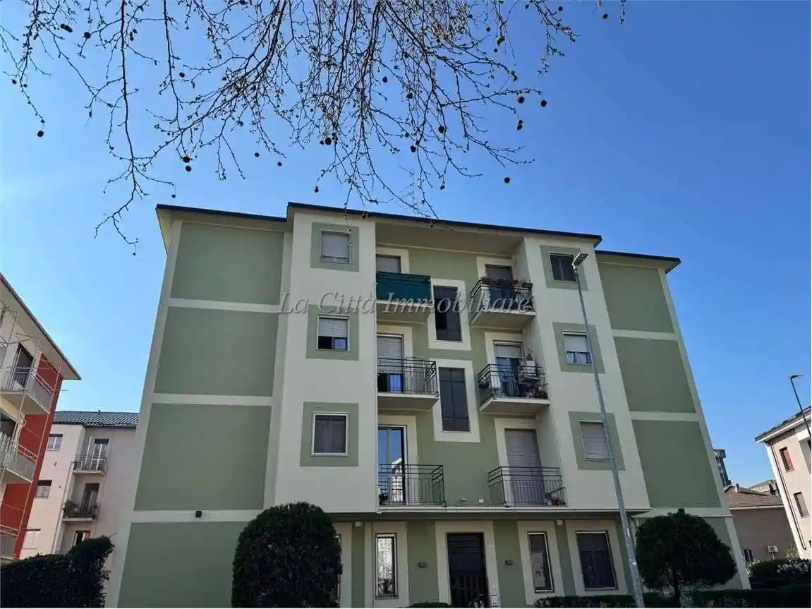 Appartamento in affitto a Novara