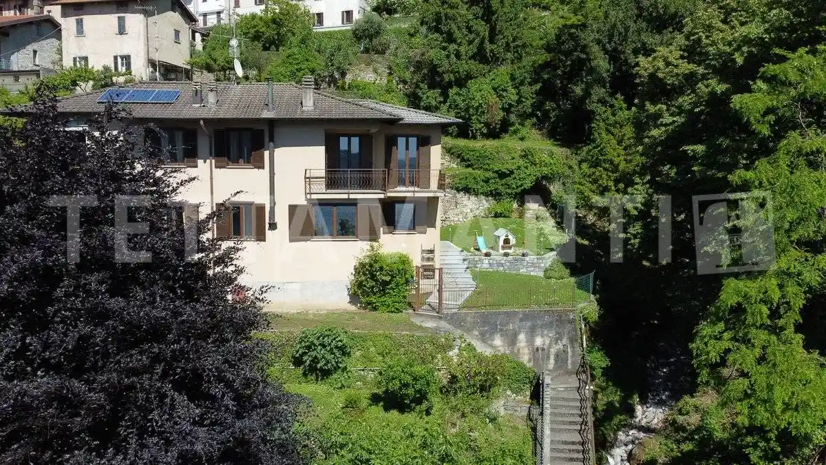 Villa in vendita a Pognana Lario