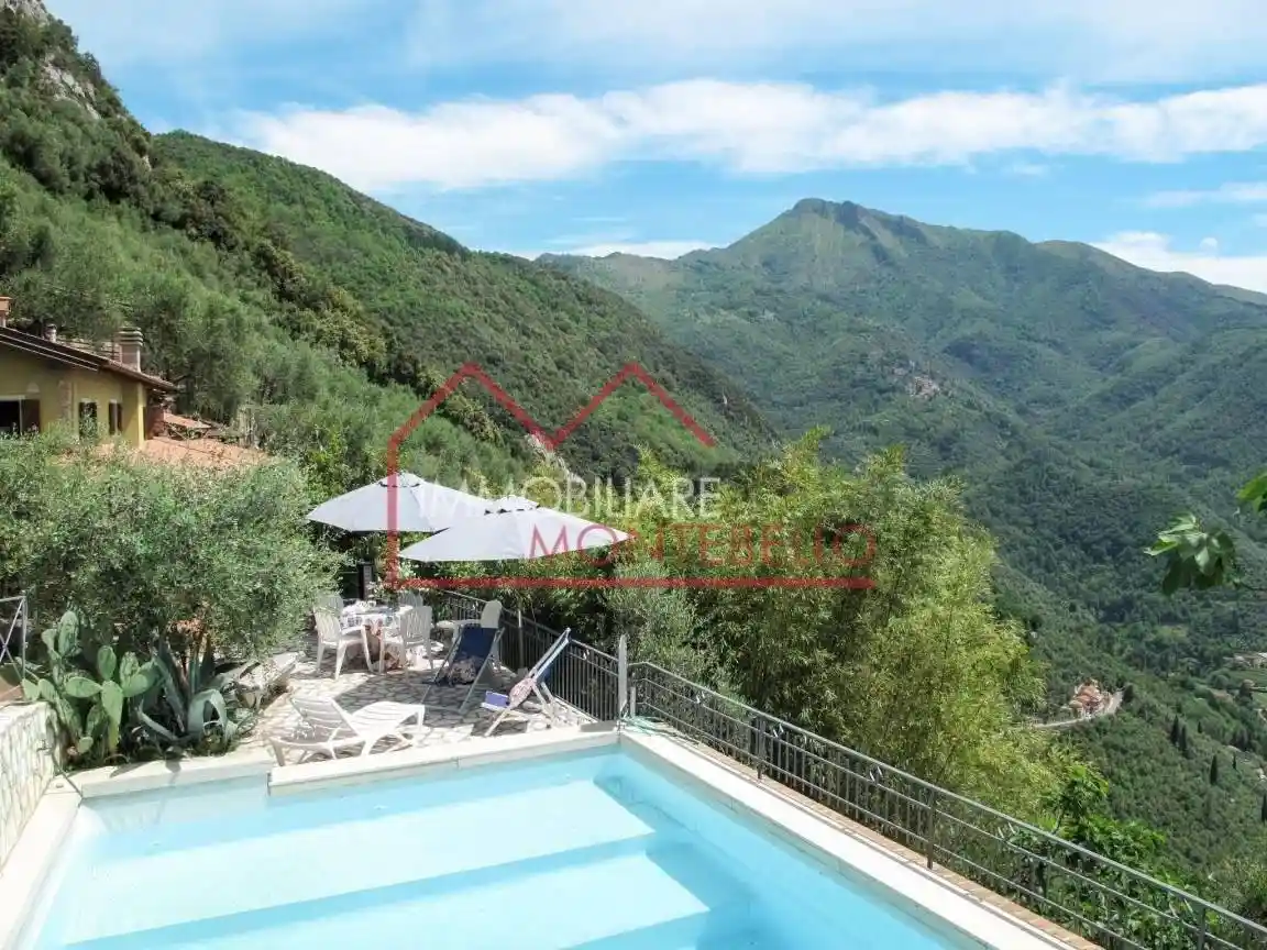Rustico - Casale in vendita a Camaiore