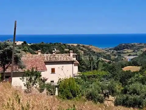 Villa in vendita a Montefiore dell'Aso