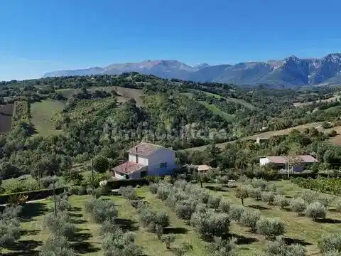 Rustico - Casale in vendita a San Ginesio