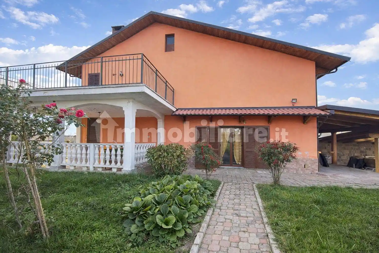 Casa indipendente in vendita a Ceresole Alba