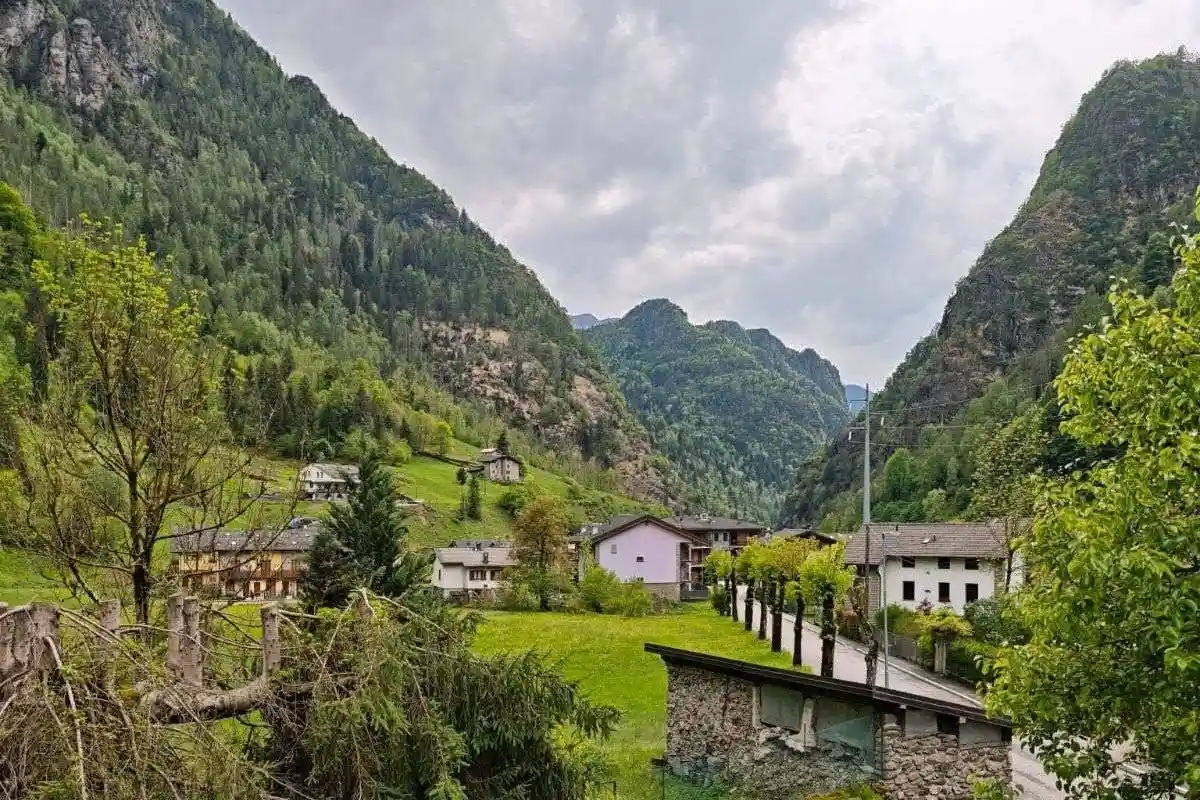 Casa indipendente in vendita a Isola di Fondra