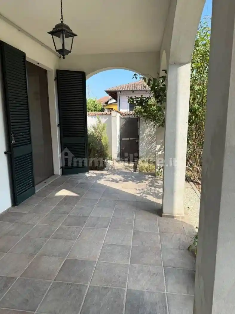 Villa in vendita a Carisio