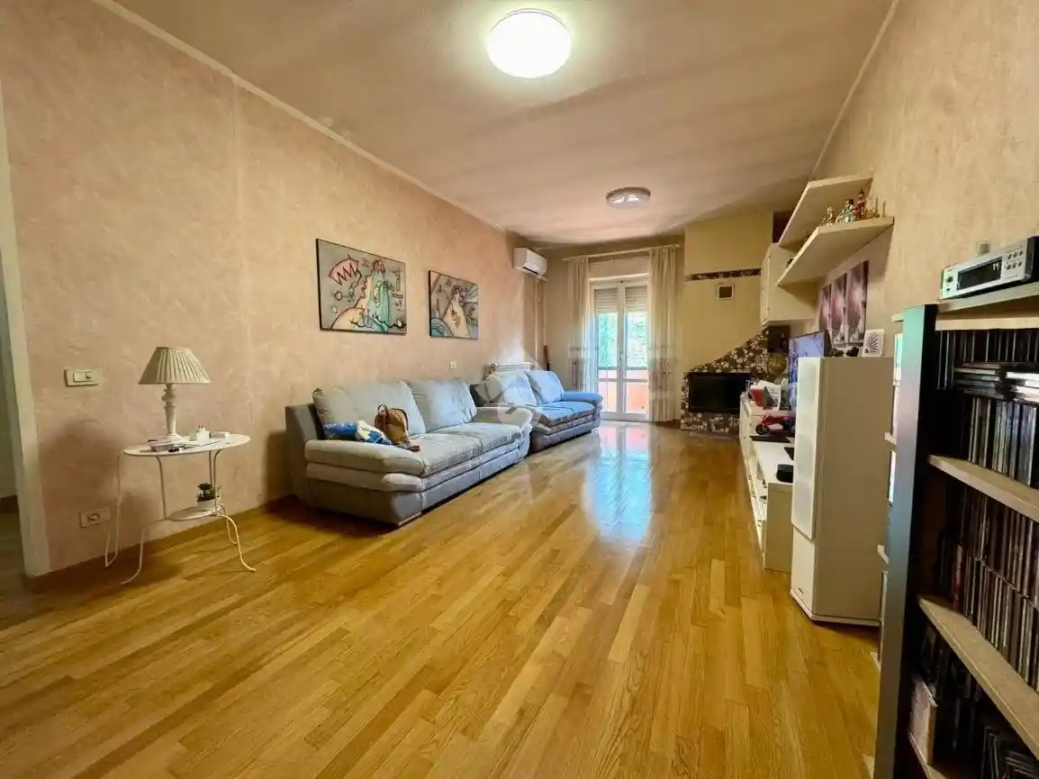 Appartamento in vendita a Reggello