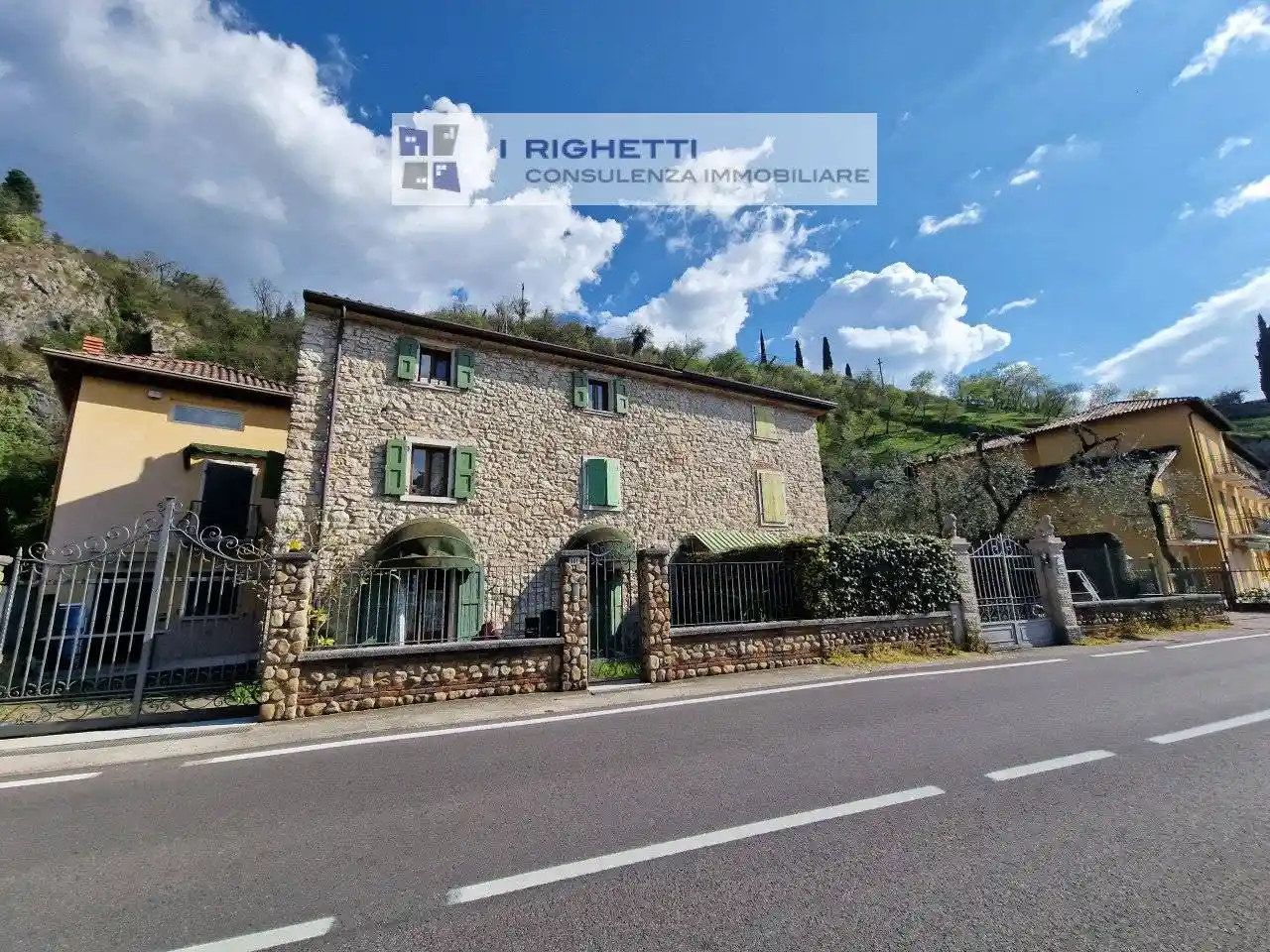 Villetta a schiera in vendita a Torri del Benaco