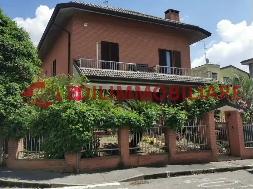 Villa in vendita a Novate Milanese
