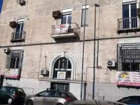 Palazzo - Edificio in vendita a Napoli