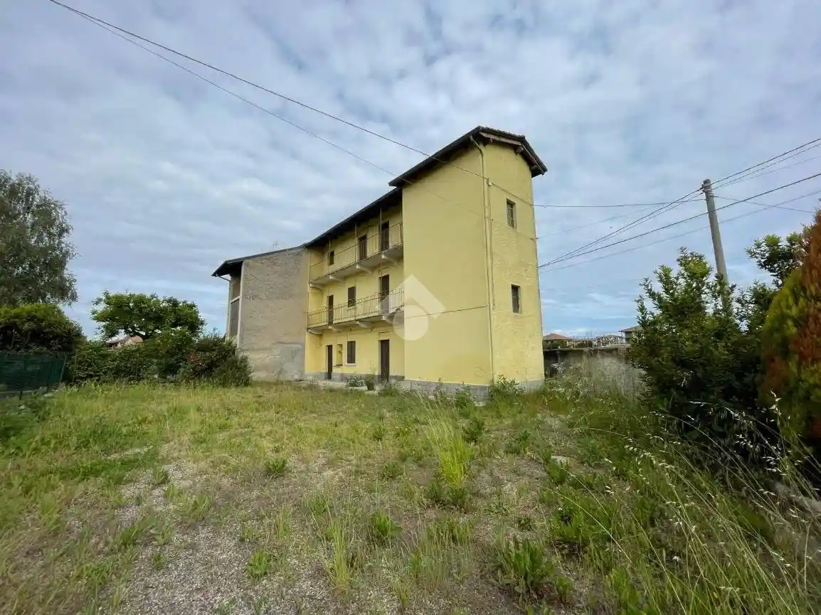 Rustico - Casale in vendita a Oleggio