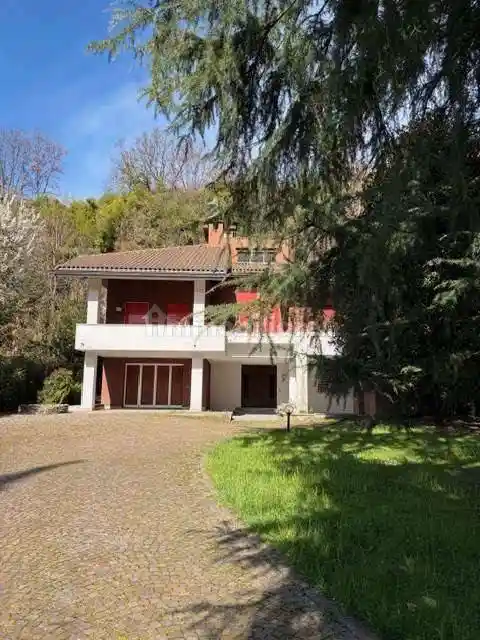Villa in affitto a Varese
