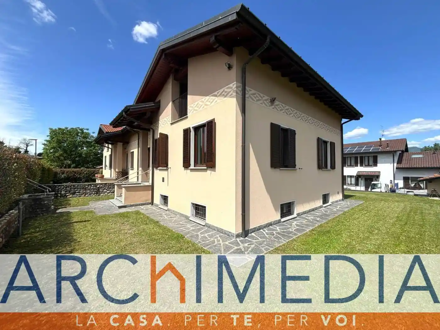 Villetta a schiera in vendita a Buguggiate