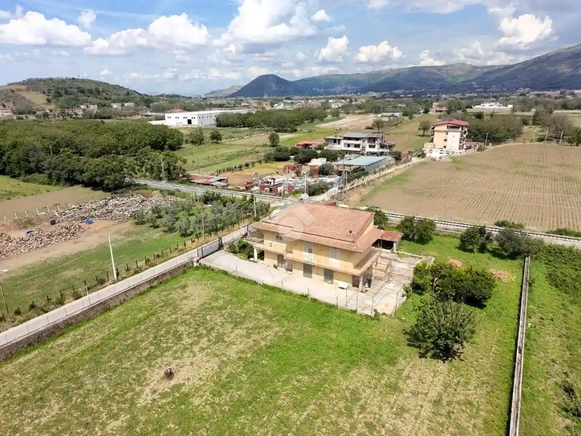 Villa in vendita a San Felice a Cancello