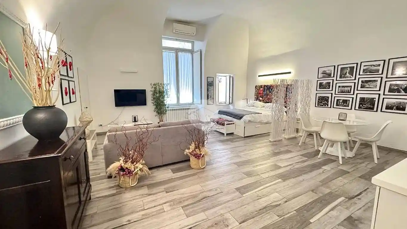 Appartamento in vendita a Napoli