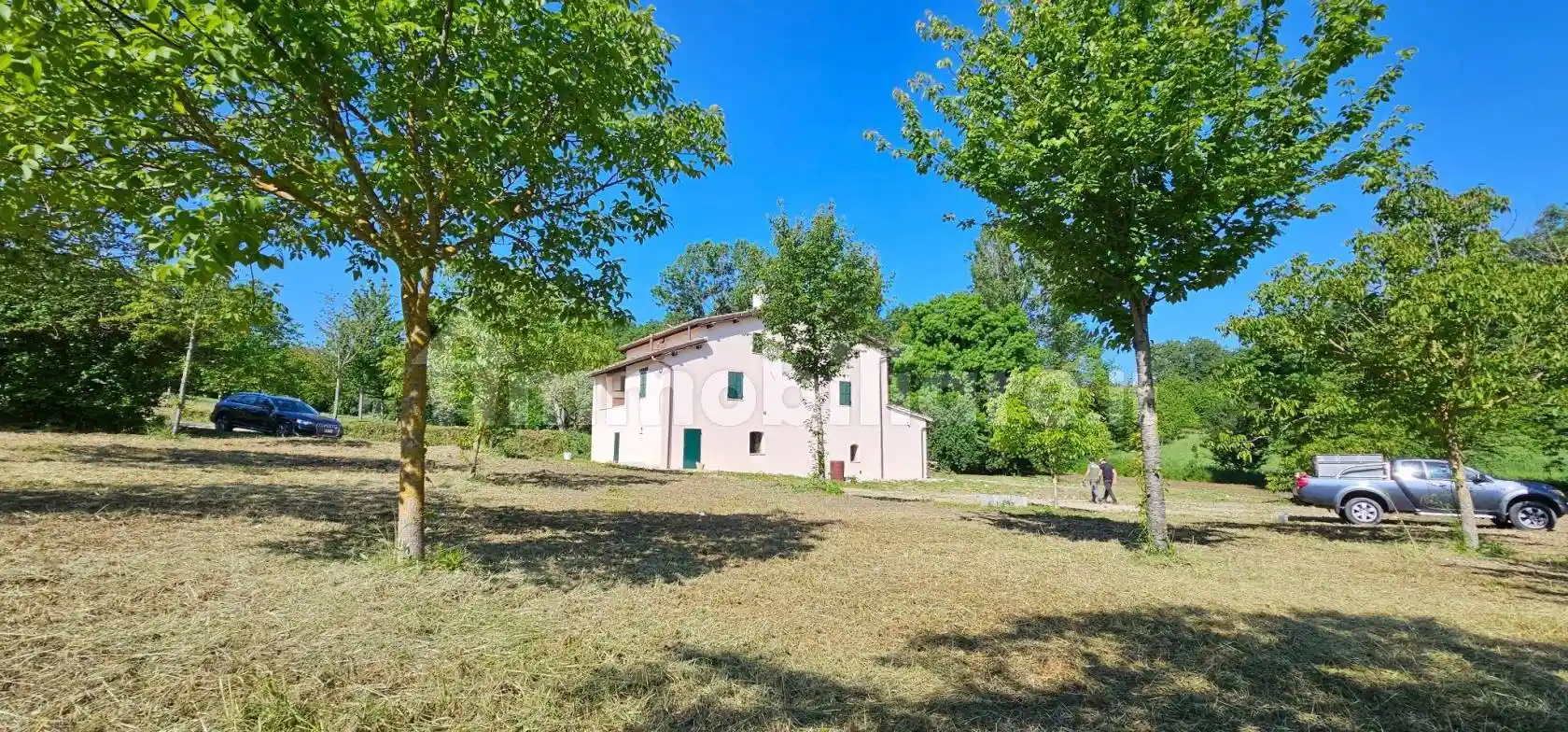 Rustico - Casale in vendita a Camerino