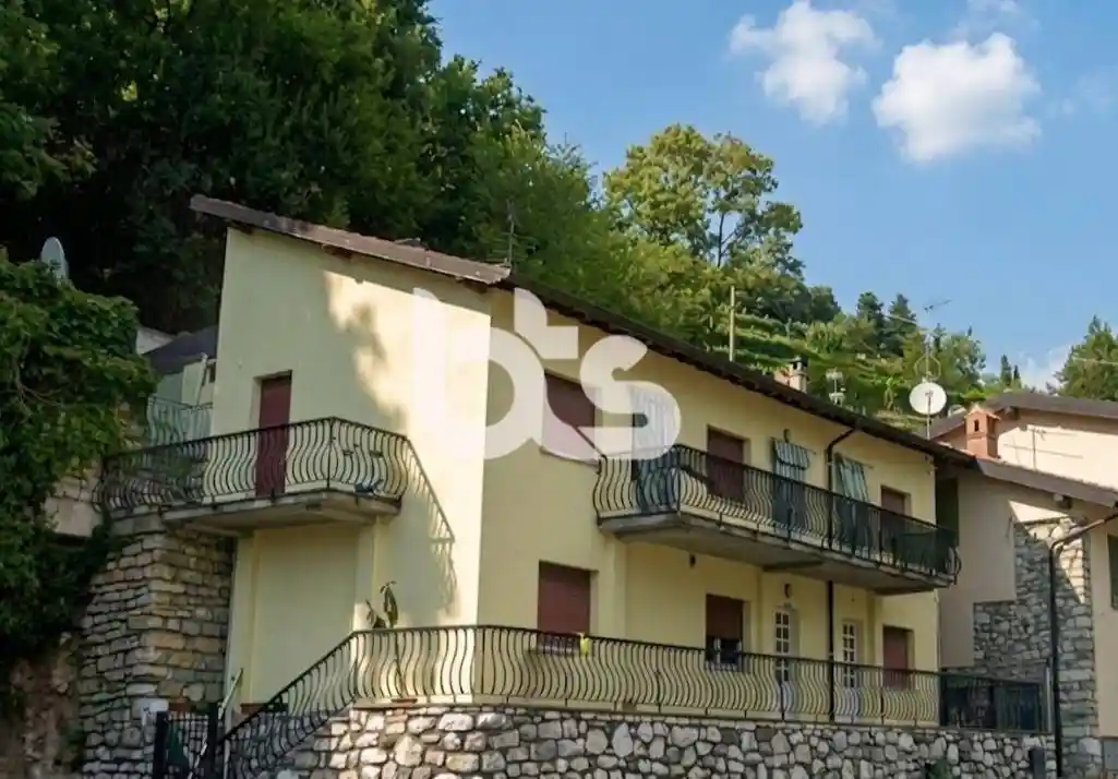 Casa indipendente in vendita a Adrara San Martino