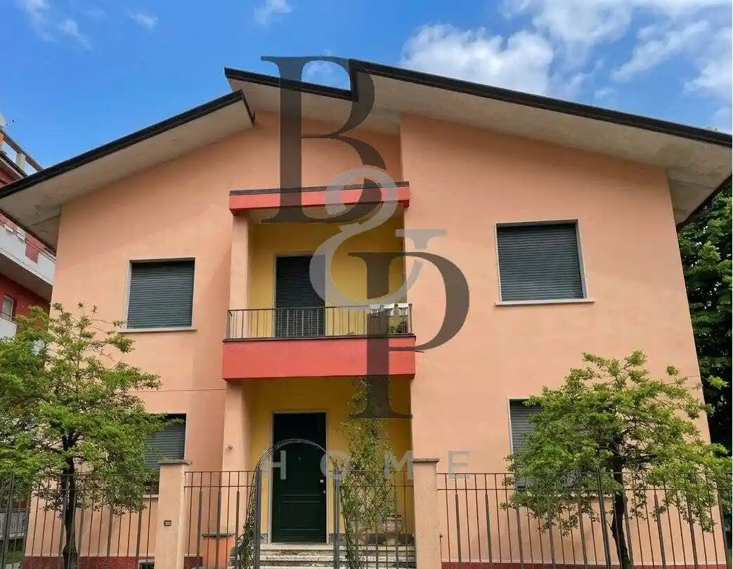 Villa in vendita a Verona