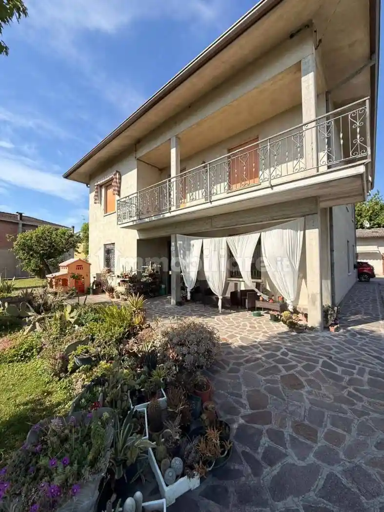 Appartamento in vendita a Medolla
