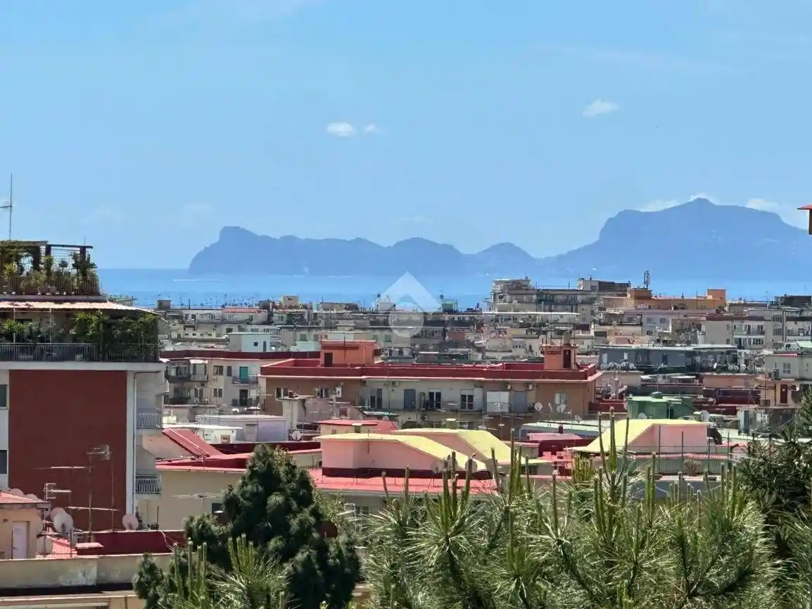 Appartamento in vendita a Napoli