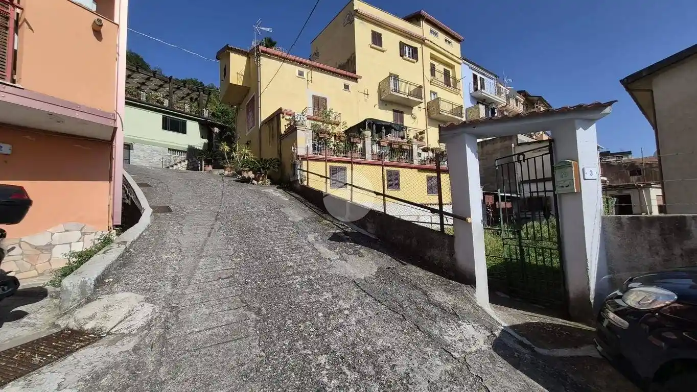 Appartamento in vendita a Paola