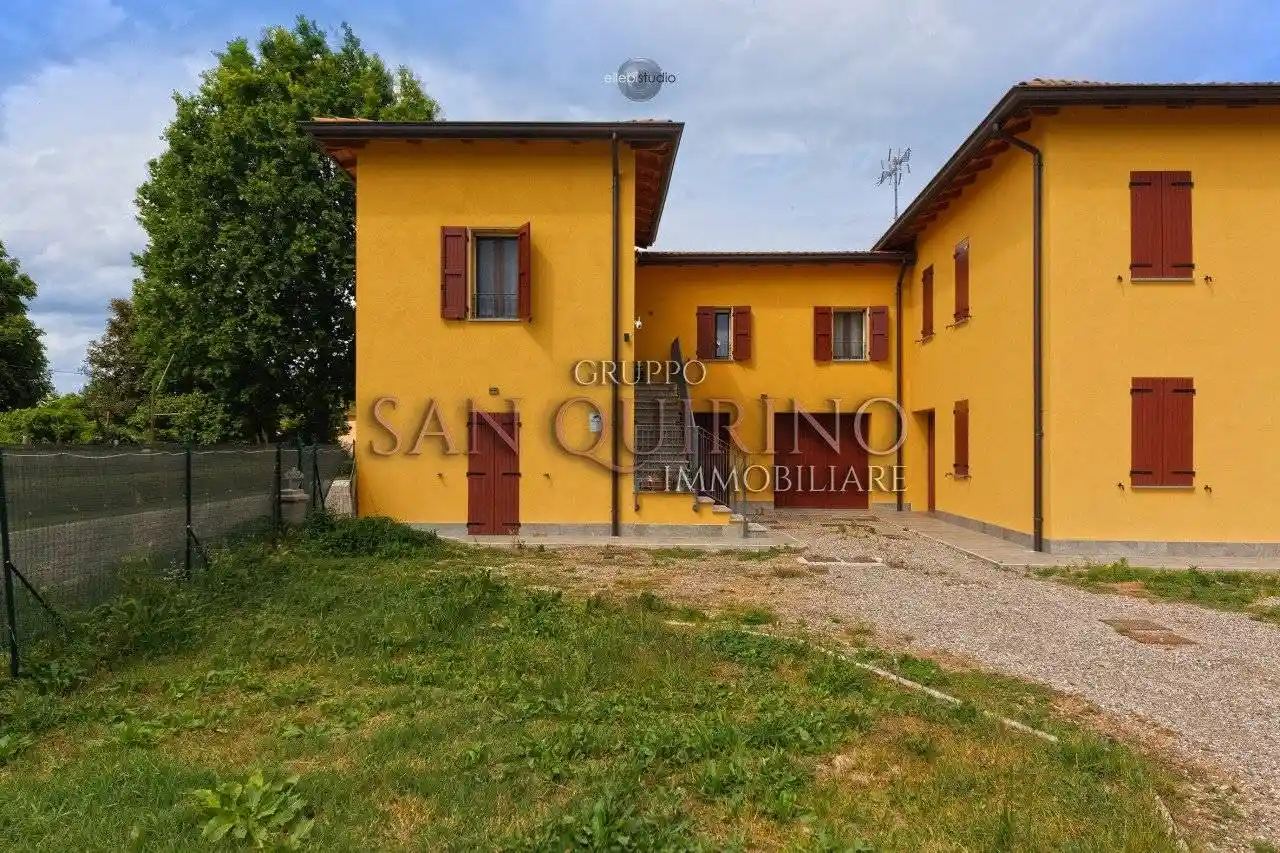 Villetta a schiera in vendita a Novi di Modena