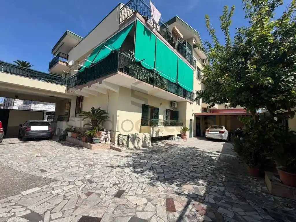 Appartamento in vendita a Parete