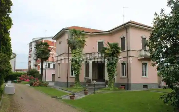 Villa in vendita a Gallarate