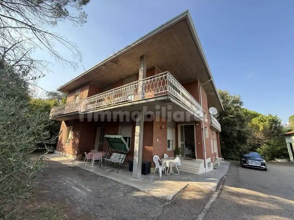 Villa in vendita a Imola