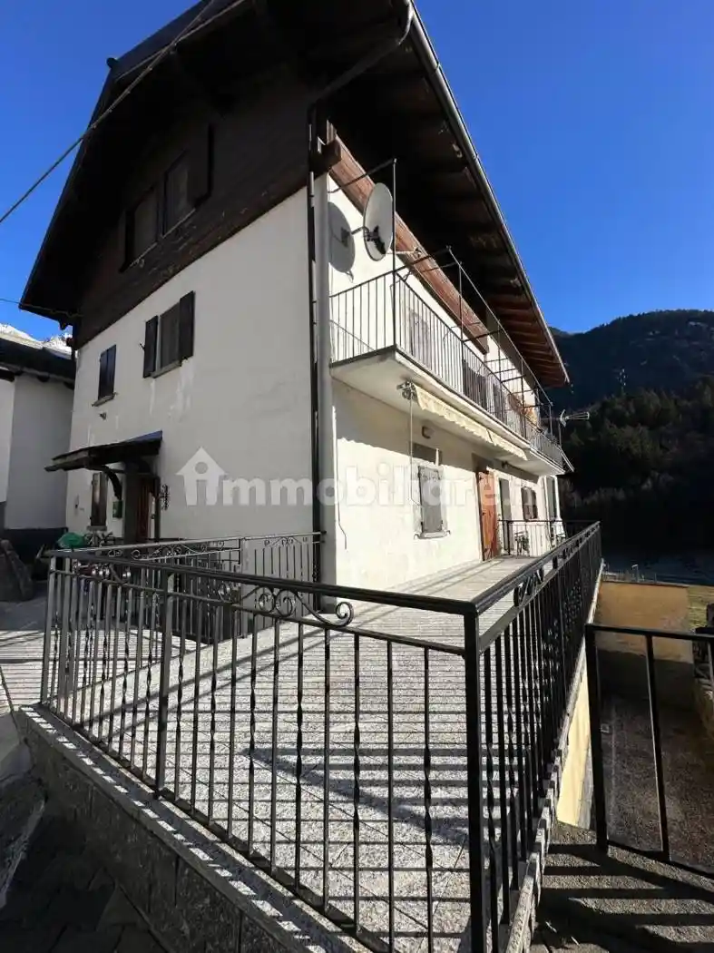Casa indipendente in vendita a Premia