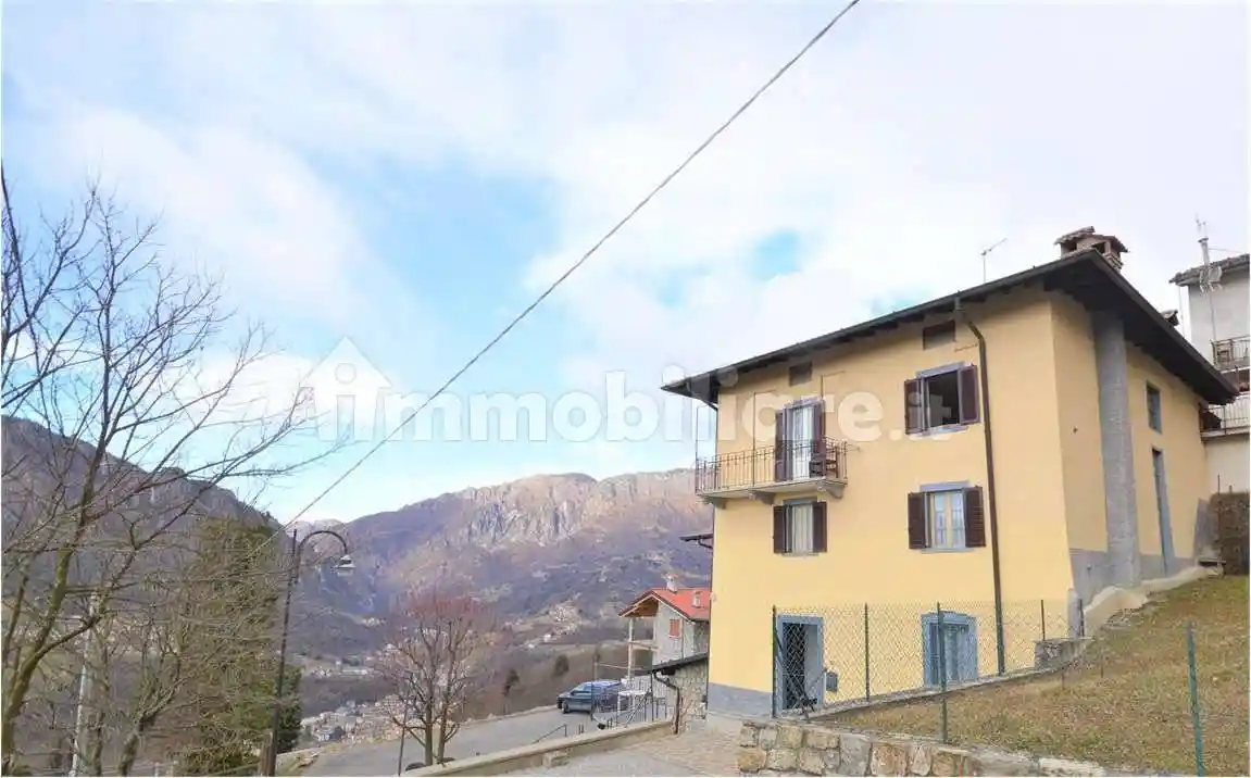 Casa indipendente in vendita a San Giovanni Bianco