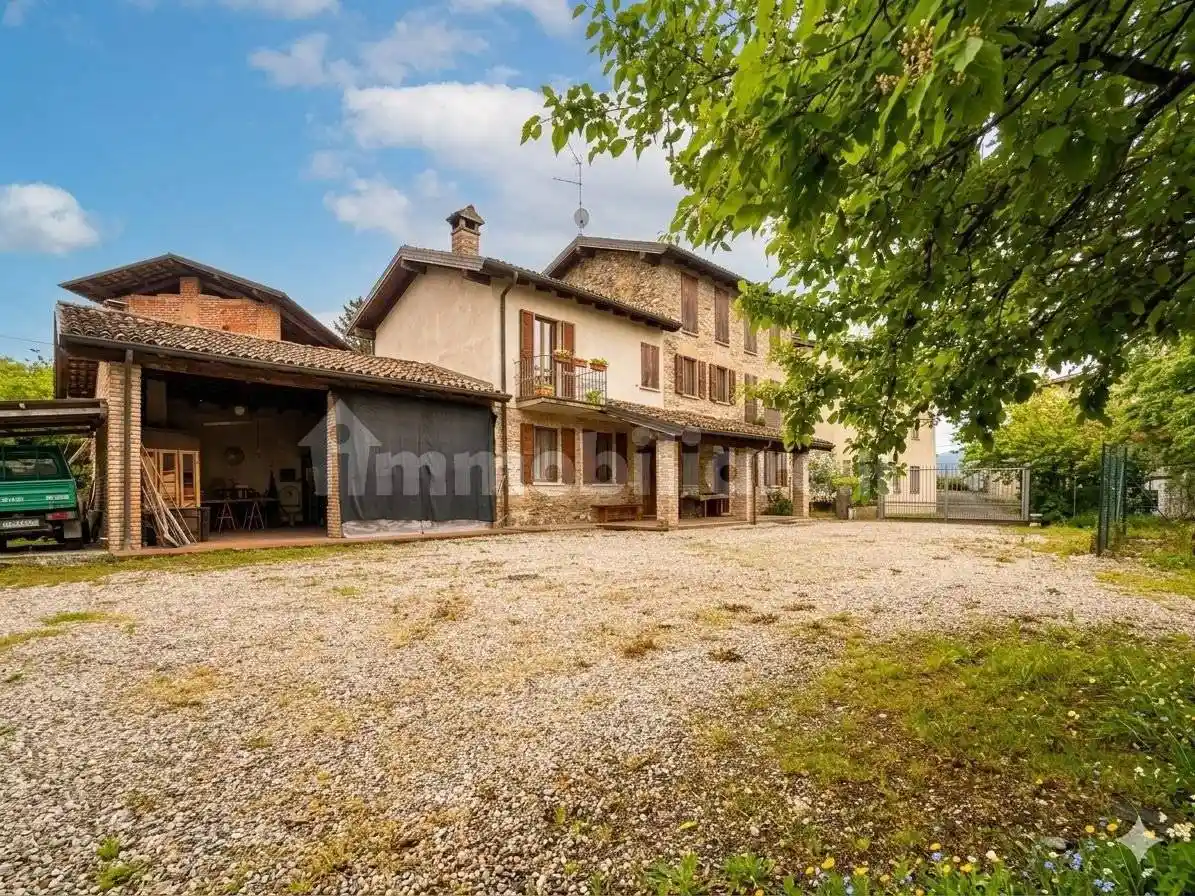 Rustico - Casale in vendita a Colli Verdi