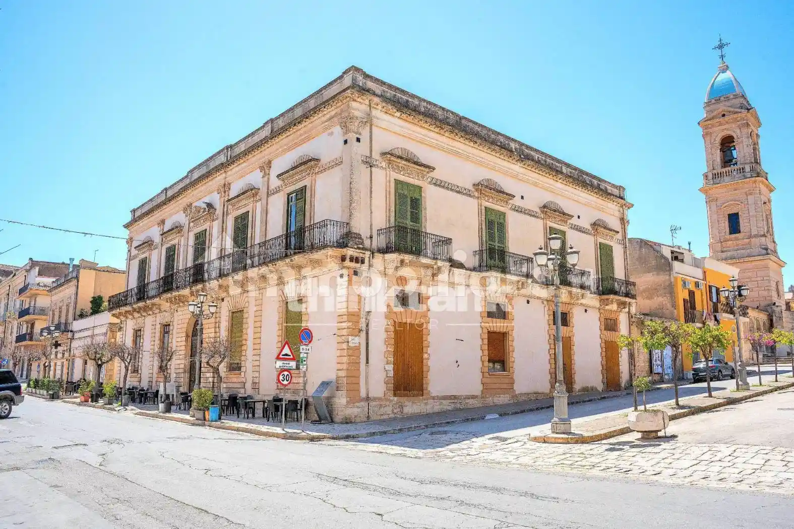 Palazzo - Edificio in vendita a Ispica
