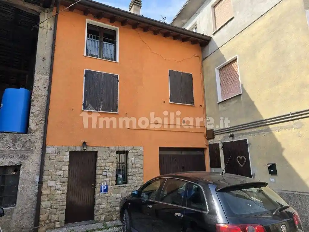 Casa indipendente in vendita a Preseglie