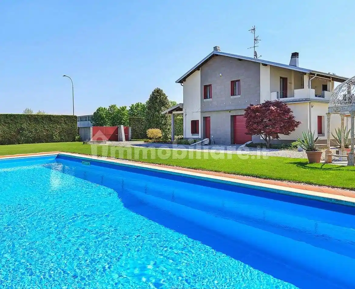 Villa in vendita a Abbiategrasso
