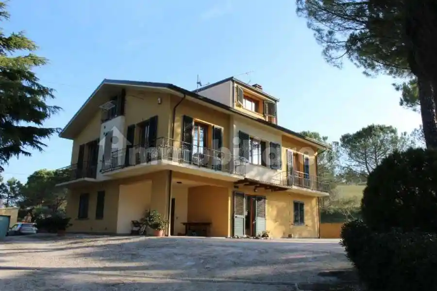 Casa indipendente in vendita a Pesaro