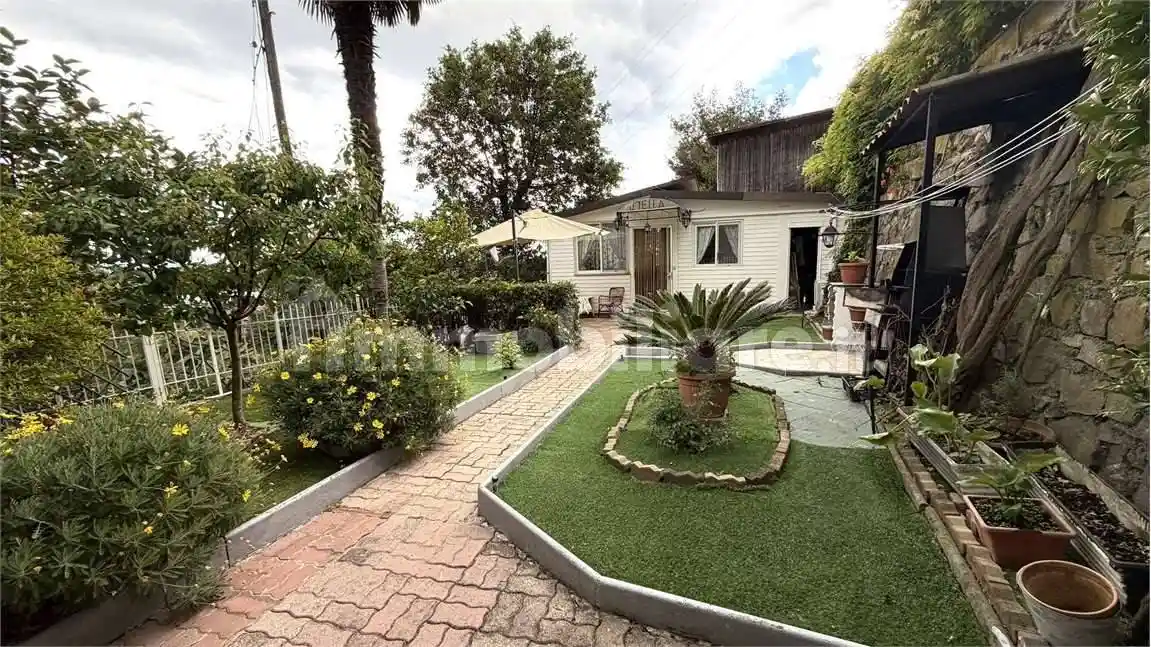 Casa indipendente in vendita a Albenga