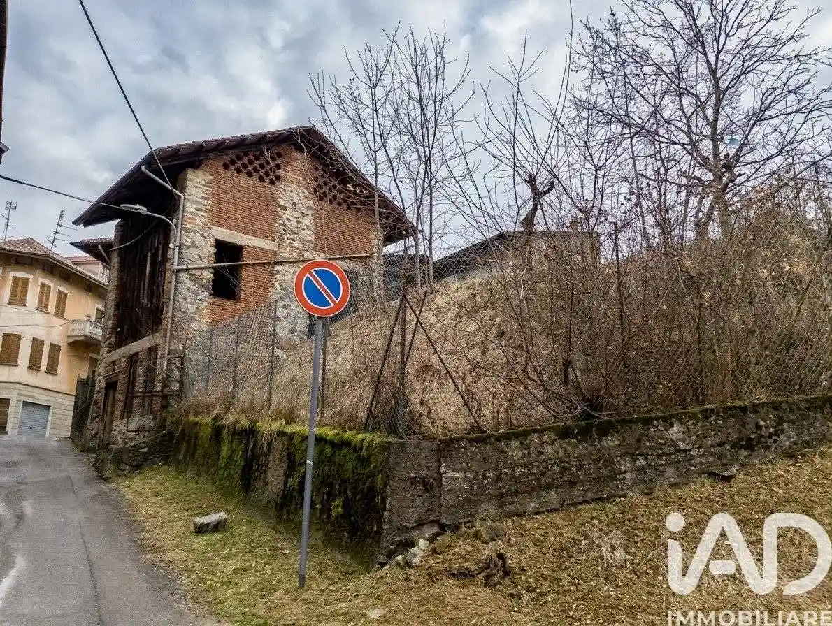 Palazzo - Edificio in vendita a Valdilana
