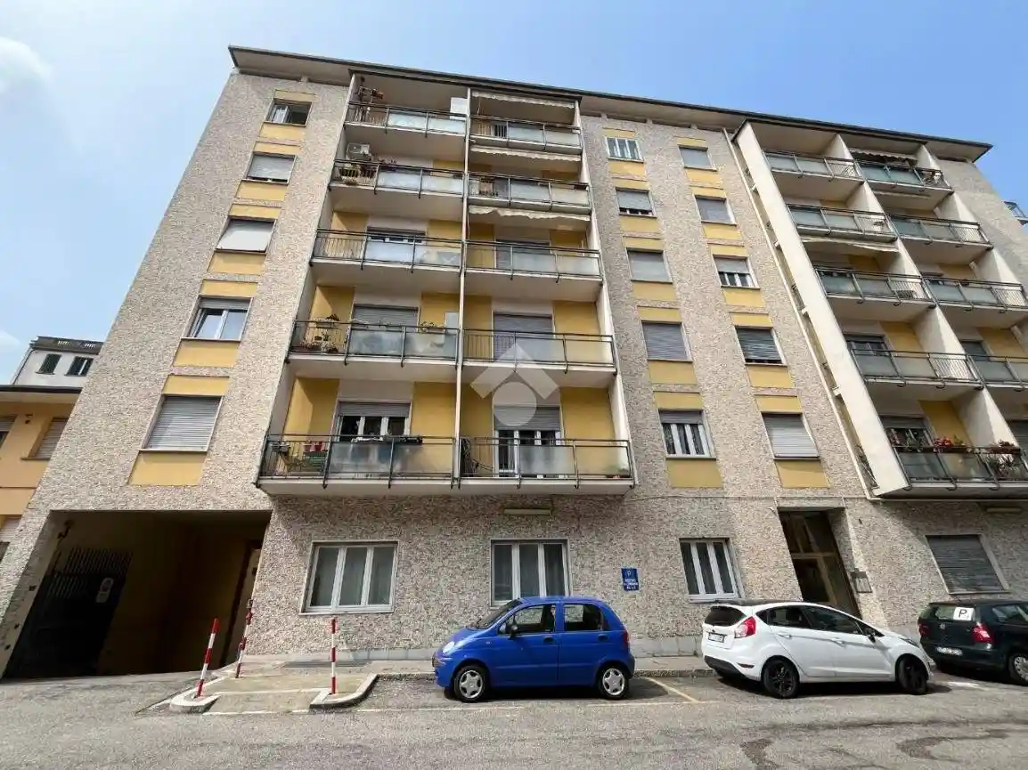 Appartamento in affitto a Varese