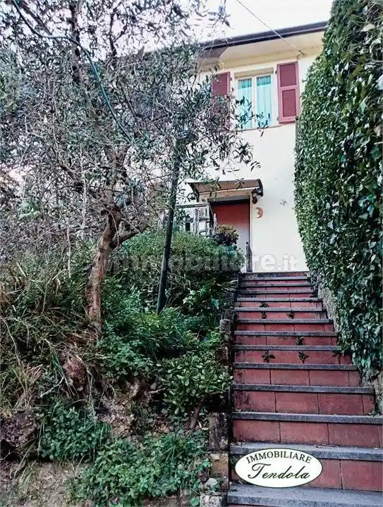 Casa indipendente in vendita a Luni
